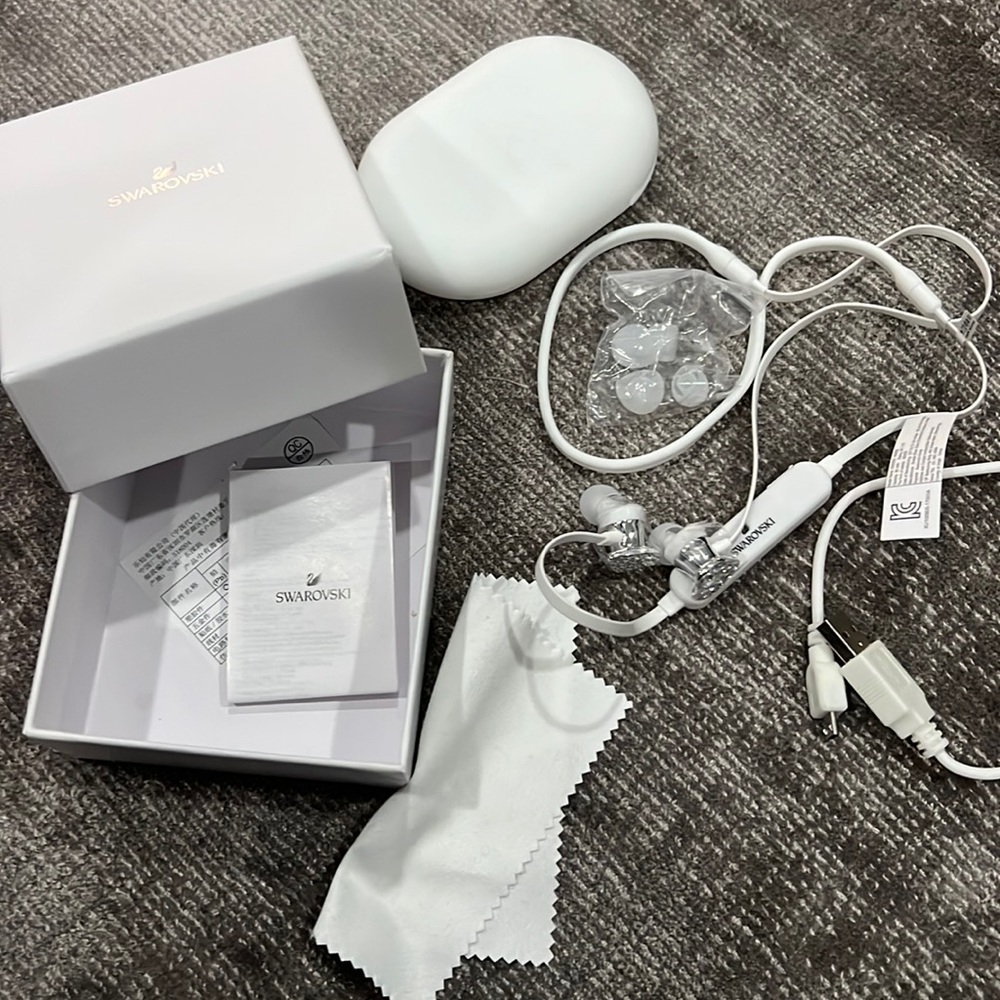 Swarovski Ear Buds